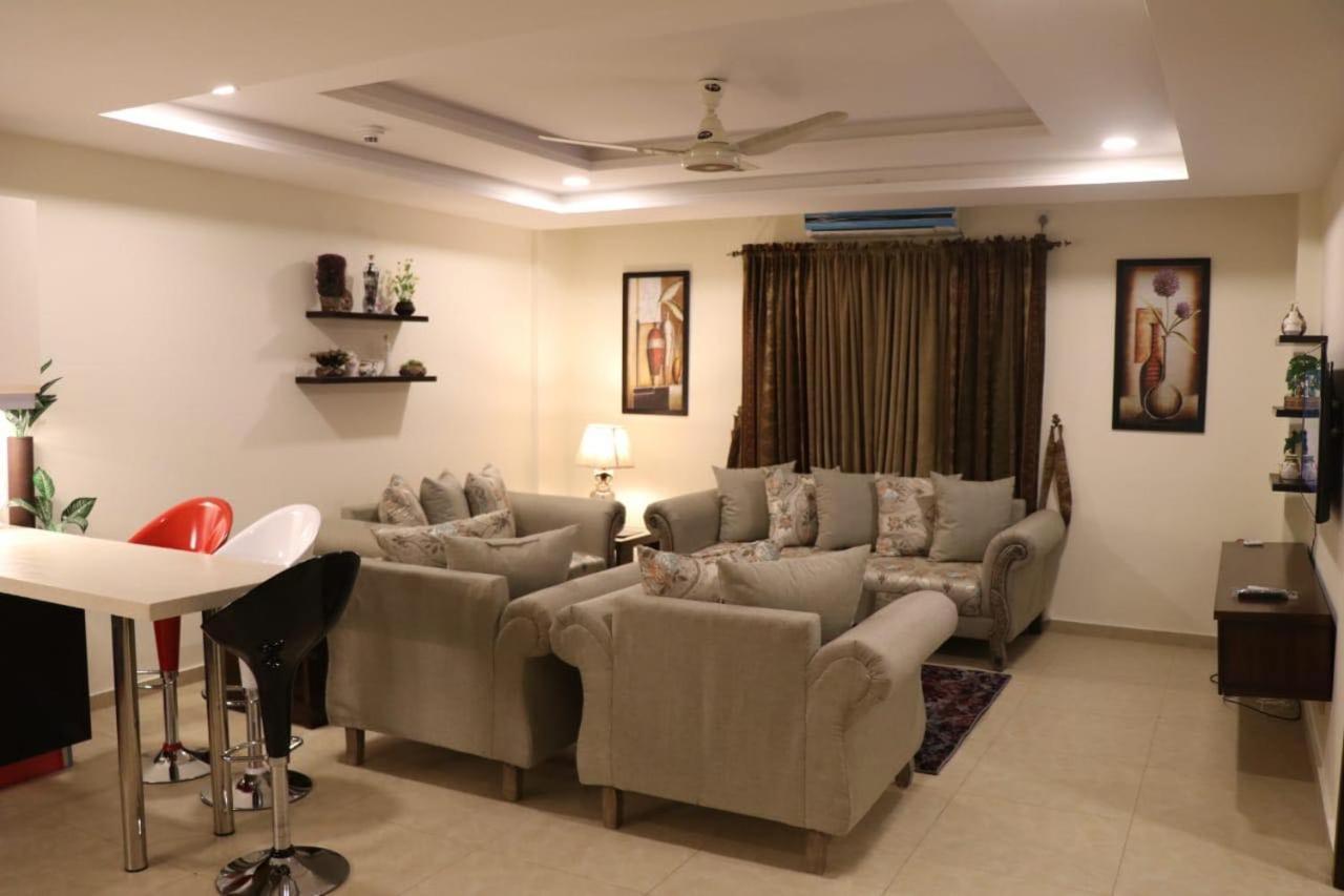 Elegant & Charming One Bed Apartment In Bahria Town Ραβαλπίντι Εξωτερικό φωτογραφία