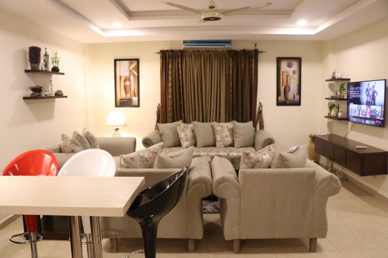 Elegant & Charming One Bed Apartment In Bahria Town Ραβαλπίντι Εξωτερικό φωτογραφία