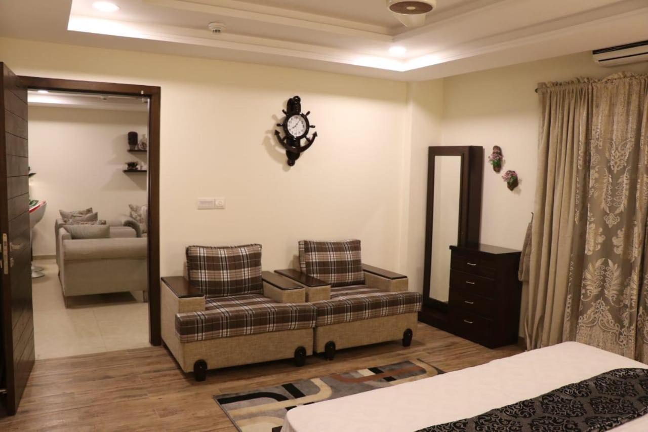 Elegant & Charming One Bed Apartment In Bahria Town Ραβαλπίντι Εξωτερικό φωτογραφία