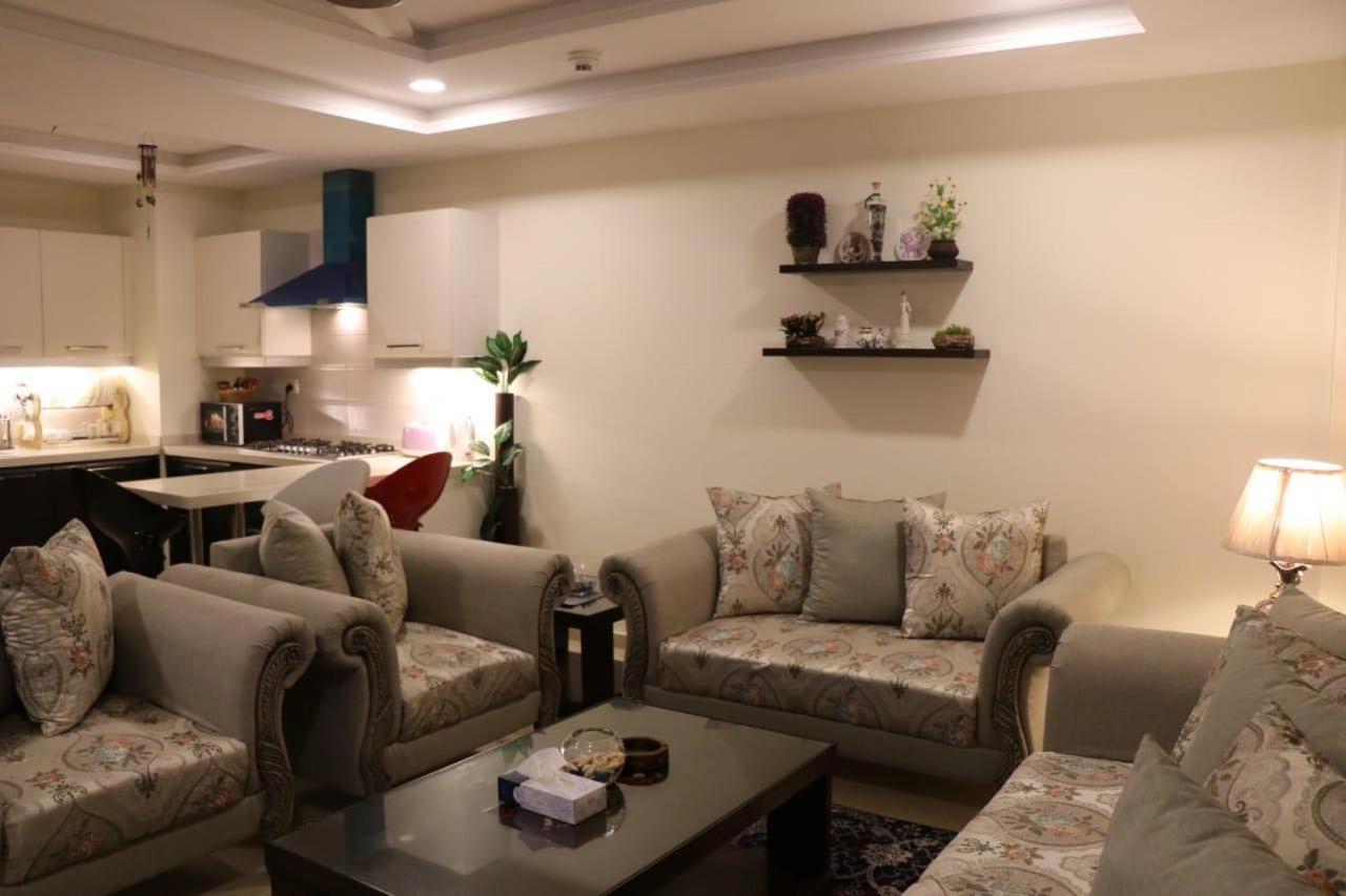 Elegant & Charming One Bed Apartment In Bahria Town Ραβαλπίντι Εξωτερικό φωτογραφία